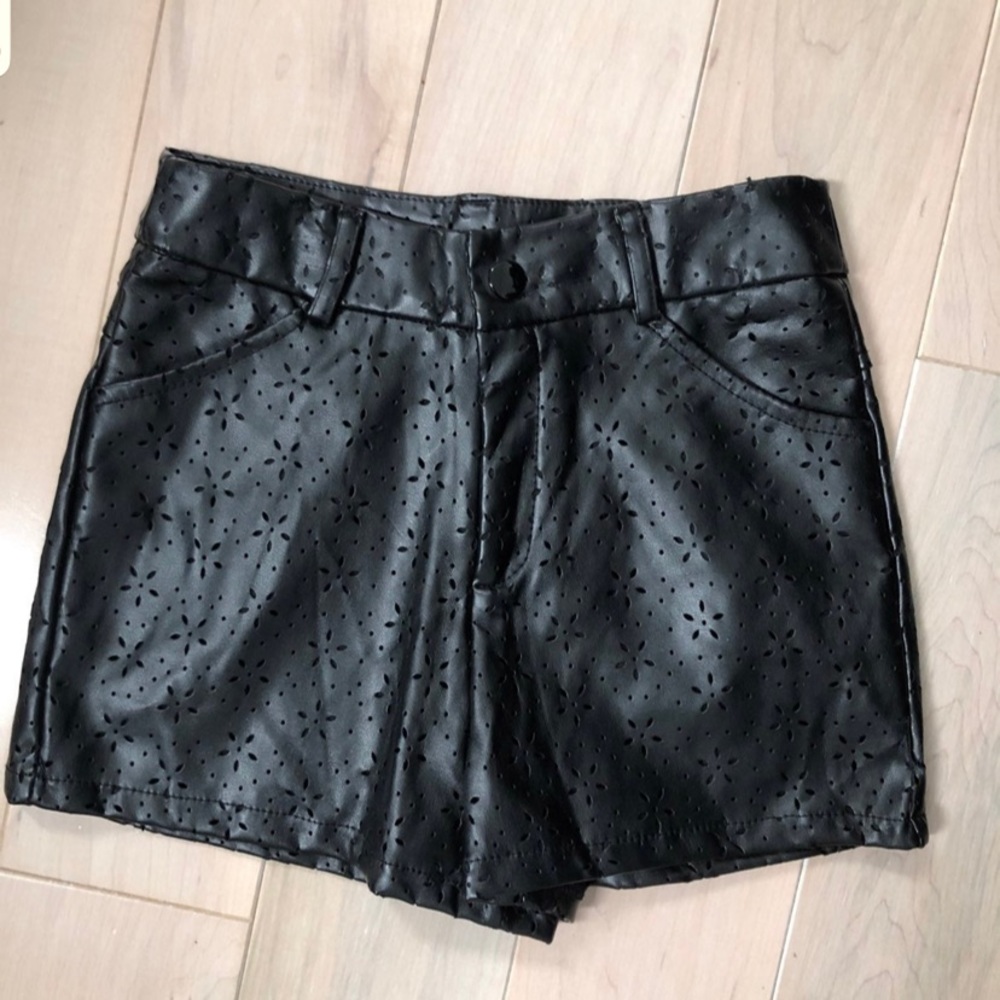 Hologram USA girls faux leather shorts